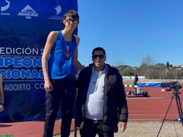 David Clar campen argentino en el Nacional U16 de atletismo